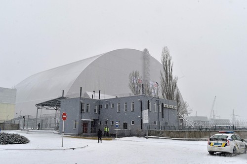 チェルノブイリ原発、巨大な新シェルター公開 ウクライナ チェルノブイリ原発、巨大な新シェルター公開 ウクライナ