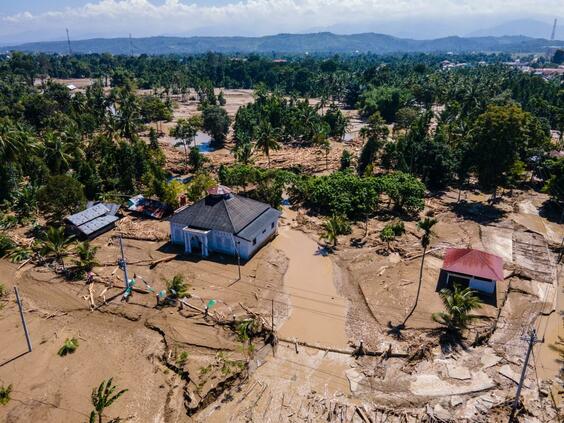 東南アジアの豪雨で死者1200人超、被災地では物価急騰も