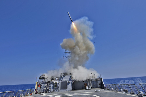 米軍、シリアでイスラム国への空爆を開始 「友好国」も参加 米軍、シリアでイスラム国への空爆を開始 「友好国」も参加
