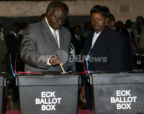 ケニア大統領選、独立以来初の政権交代なるか ケニア大統領選、独立以来初の政権交代なるか