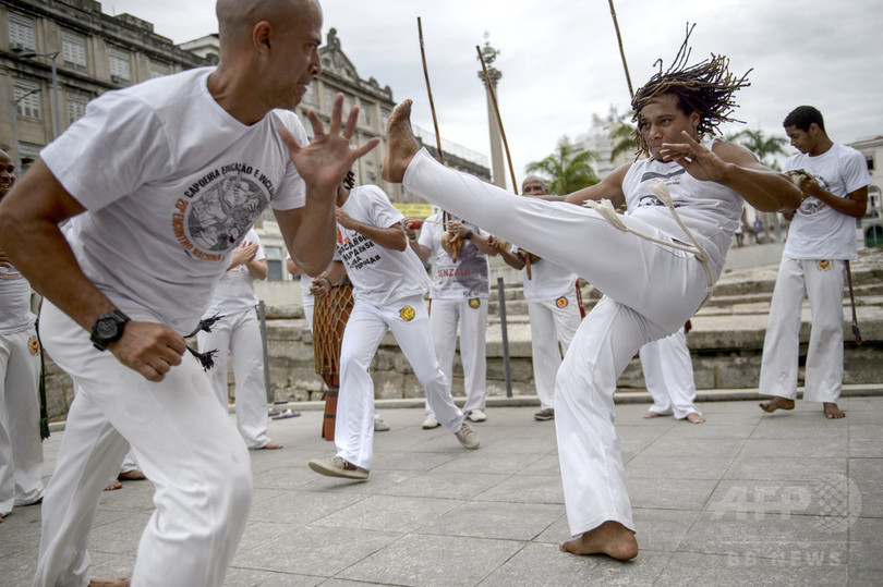ブラジルのカポエイラ、無形文化遺産に登録 日本の和紙も 写真1枚 国際ニュース：AFPBB News
