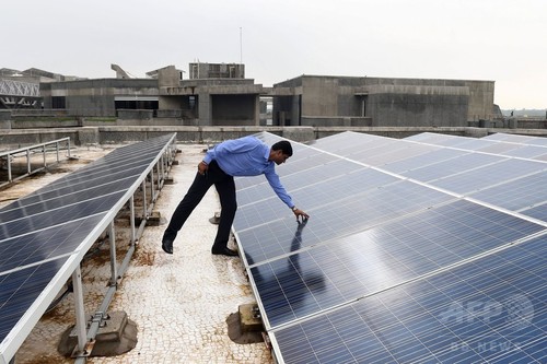 インド、太陽光発電に影落とす大気汚染 スモッグなどで25%減少 インド、太陽光発電に影落とす大気汚染 スモッグなどで25%減少