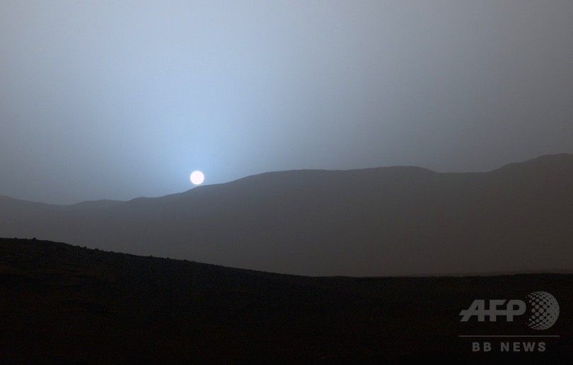 火星の青い夕焼け、キュリオシティーが撮影 火星の青い夕焼け、キュリオシティーが撮影