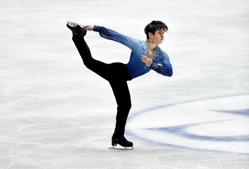 宇野が男子SPトップ、羽生7位も日本が首位発進 フィギュア国別対抗戦 宇野が男子SPトップ、羽生7位も日本が首位発進 フィギュア国別対抗戦