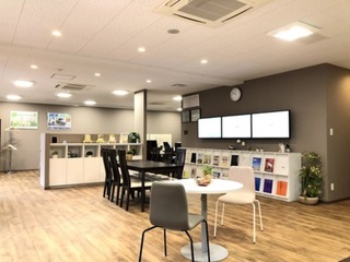 「山万マイホームセンター成田店」 12月7日(金) 拡大移転オープン 「山万マイホームセンター成田店」 12月7日(金) 拡大移転オープン