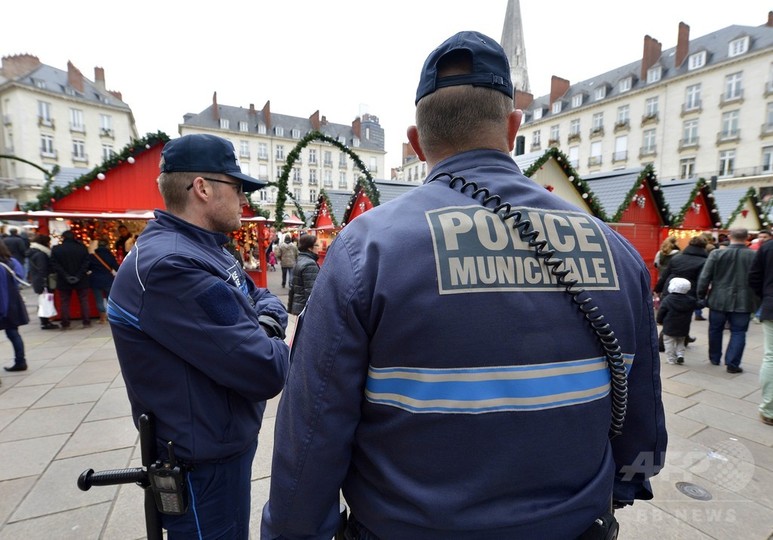 無差別襲撃が相次いだフランス、治安警戒レベルを引き上げ 無差別襲撃が相次いだフランス、治安警戒レベルを引き上げ