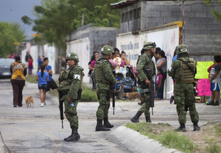メキシコ議会、軍の警察活動合法化を審議 虐待の正当化懸念広がる メキシコ議会、軍の警察活動合法化を審議 虐待の正当化懸念広がる
