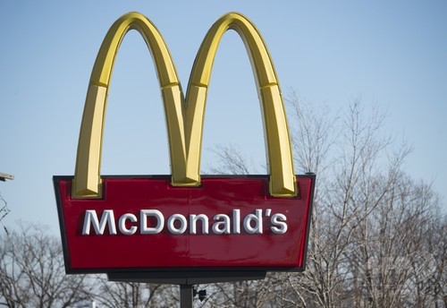 「ベーコン入れ忘れ」で激怒?マクドナルドに発砲の女に禁錮刑 「ベーコン入れ忘れ」で激怒?マクドナルドに発砲の女に禁錮刑