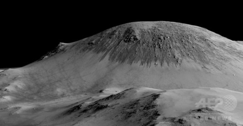 火星表面に液体の水、「最も有力な証拠」を発見 NASA 火星表面に液体の水、「最も有力な証拠」を発見 NASA