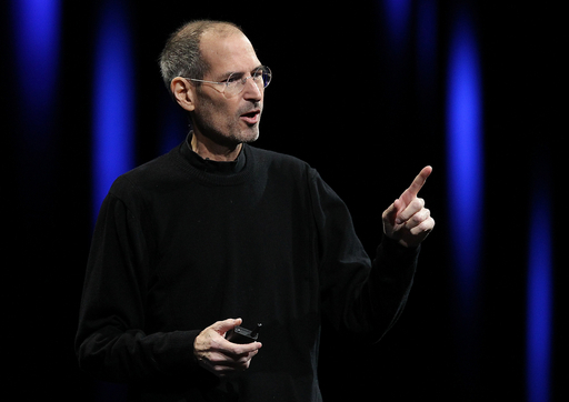米アップル、iCloud発表 療養中のジョブズCEO登場