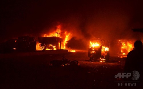 パキスタンで軍の車両狙った攻撃、15人死亡 IS分派が犯行声明 パキスタンで軍の車両狙った攻撃、15人死亡 IS分派が犯行声明