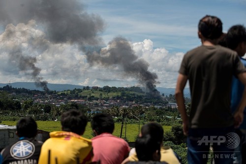 フィリピン南部マラウィ、軍と過激派が激戦 死者300人以上に
