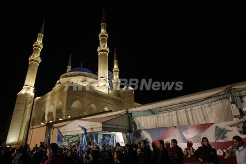 レバノン各地でデモ、ヒズボラが推す首相就任に反対 レバノン各地でデモ、ヒズボラが推す首相就任に反対
