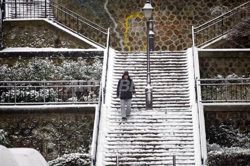 欧州北西部に晩冬の豪雪、空と陸の便に大きな混乱 欧州北西部に晩冬の豪雪、空と陸の便に大きな混乱