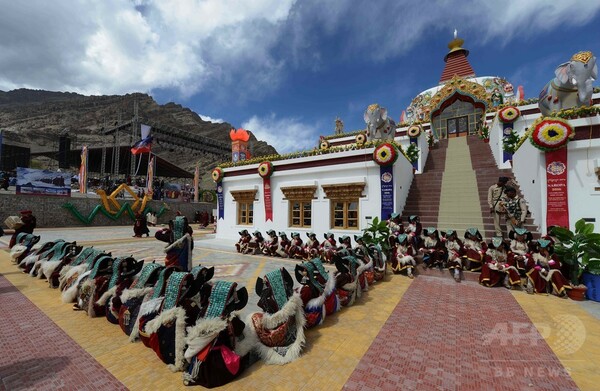 インドの山岳地帯で12年に一度の仏教の祝祭
