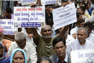 インドの教員、カースト下層の男性を「斬首」 警察当局 インドの教員、カースト下層の男性を「斬首」 警察当局
