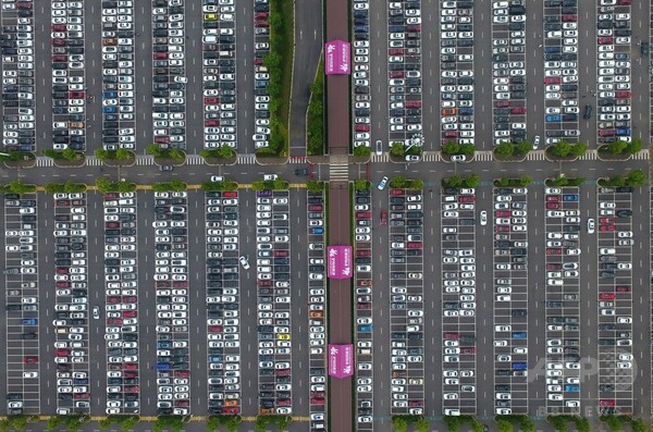 回路基板のような駐車場 中国