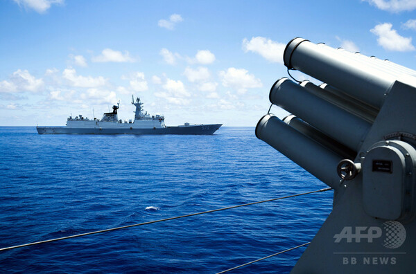 中国、南シナ海で奪った米無人潜水機を返還