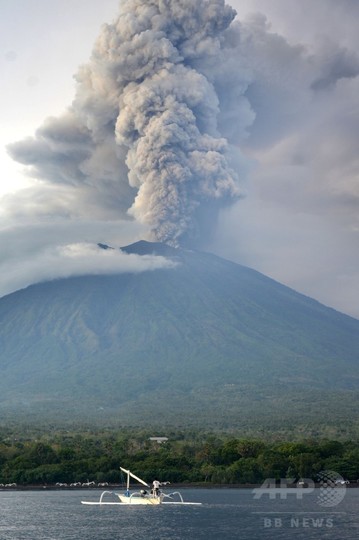 バリ島のアグン山、大規模噴火の恐れも 専門家 バリ島のアグン山、大規模噴火の恐れも 専門家