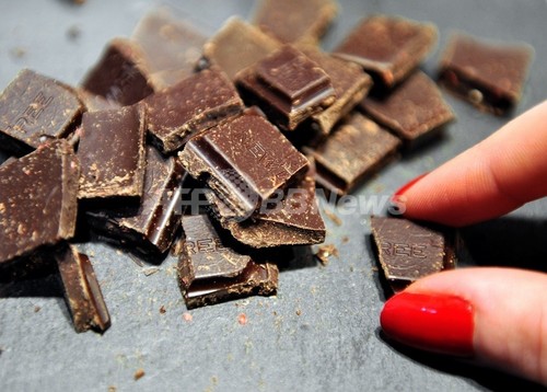 チョコレートをよく食べる人は肥満度指数が低い傾向、米研究 チョコレートをよく食べる人は肥満度指数が低い傾向、米研究