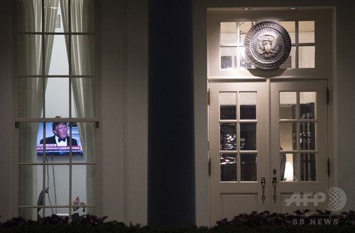 危機まみれのトランプ政権、ムード険しいホワイトハウス職員ら 危機まみれのトランプ政権、ムード険しいホワイトハウス職員ら