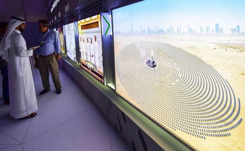 ドバイ、大規模な太陽光発電所計画の第2段階完了 ドバイ、大規模な太陽光発電所計画の第2段階完了