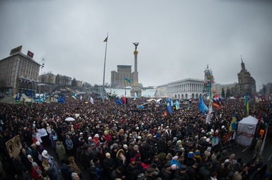 キエフで7万人が反政権集会