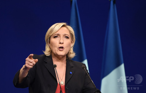 ルペン氏が最後の大規模集会、他候補を強く非難 仏大統領選 ルペン氏が最後の大規模集会、他候補を強く非難 仏大統領選