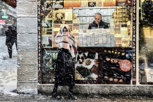 トルコ・イスタンブールで大雪、陸・空の交通が混乱 トルコ・イスタンブールで大雪、陸・空の交通が混乱