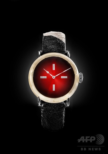 スイス産チーズでできた「最もスイス的な」時計、1億2200万円で販売 スイス産チーズでできた「最もスイス的な」時計、1億2200万円で販売