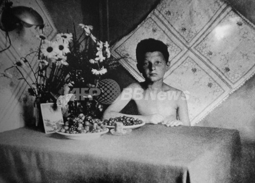 家族を殺害したナチスのマスコットになった少年、50年後に真実を語る 家族を殺害したナチスのマスコットになった少年、50年後に真実を語る