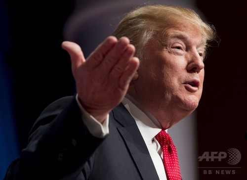 英のトランプ氏入国禁止請願、過去最多の45万人が署名 英のトランプ氏入国禁止請願、過去最多の45万人が署名