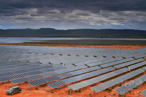 ブラジルに中南米最大規模の太陽光発電所 ブラジルに中南米最大規模の太陽光発電所