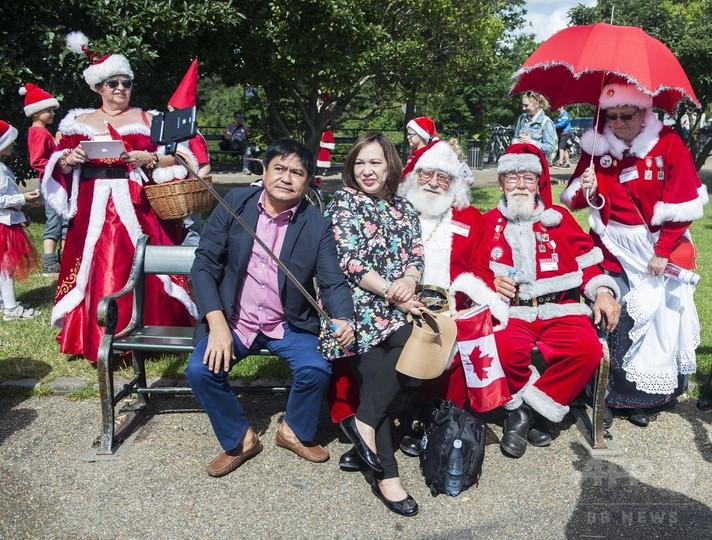 毎年恒例「世界サンタクロース会議」、デンマーク 写真17枚 国際ニュース：AFPBB News