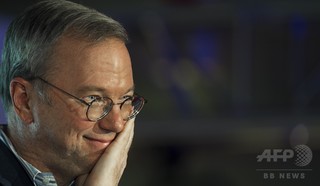 グーグルのシュミット氏、アイフォーン所有明かす グーグルのシュミット氏、アイフォーン所有明かす