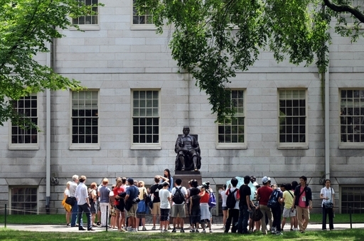 「オキュパイ・ハーバード」、米名門大キャンパスでも抗議行動