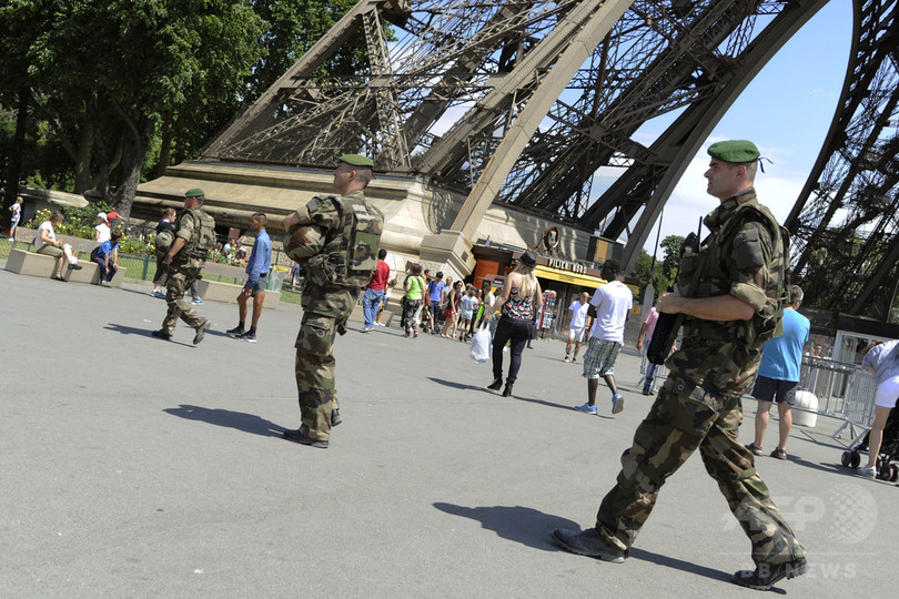 フランス軍狙った「テロ」を阻止、4人拘束 兵士斬首を計画か フランス軍狙った「テロ」を阻止、4人拘束 兵士斬首を計画か