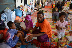 難民426人を救助、インドネシア沖 当局発表 難民426人を救助、インドネシア沖 当局発表