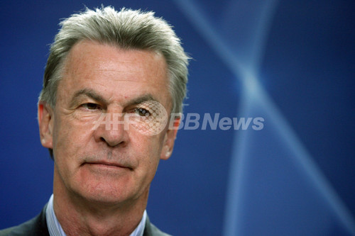 ヒッツフェルト氏 欧州選手権後にスイス代表監督に ヒッツフェルト氏 欧州選手権後にスイス代表監督に