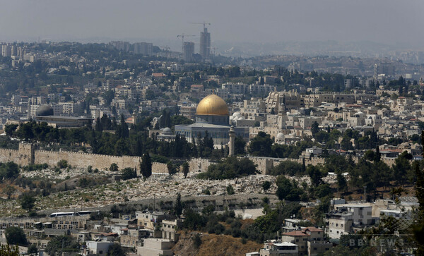 トランプ氏「エルサレムは不可分の首都」 イスラエル首相に約束