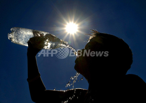 Wii景品の水飲み大会で死亡女性、米裁判所が15億円の賠償金支払い判決 Wii景品の水飲み大会で死亡女性、米裁判所が15億円の賠償金支払い判決