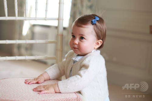 シャーロット英王女、1歳誕生日を前に新たな写真公開
