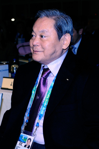 韓国のサムスン電子会長、心筋梗塞で緊急手術