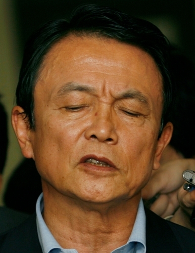 「高齢者は働くことしか才能ない」、麻生首相