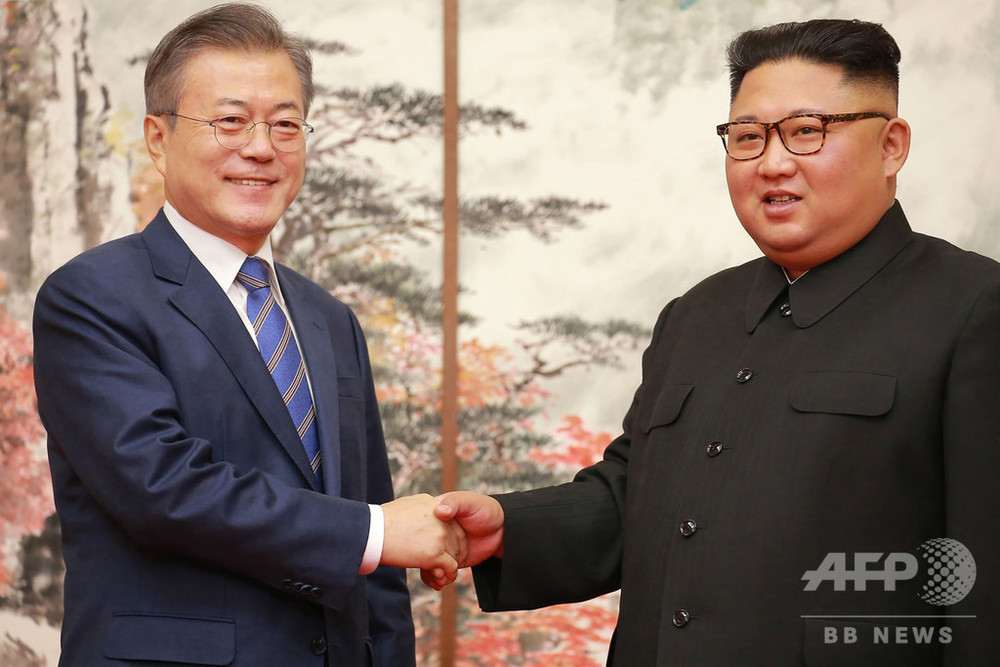 韓国大統領の支持率61%に急上昇、南北首脳会談受け
