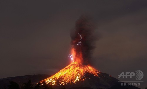 メキシコ・コリマ山が噴火、国内有数の活火山 メキシコ・コリマ山が噴火、国内有数の活火山