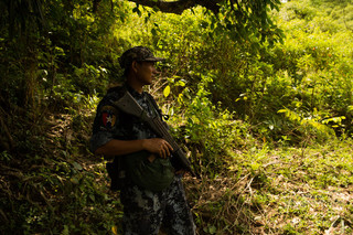 ミャンマーでロヒンギャ武装組織が治安部隊襲撃、3人負傷 ミャンマーでロヒンギャ武装組織が治安部隊襲撃、3人負傷