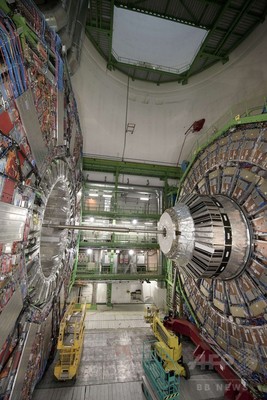 【CERN】「ヒッグス粒子」実証のハドロン加速器、改修作業が大詰め スイス