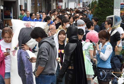 「iPhone 6」発売、中国人バイヤー殺到 「25万円までなら出す」 「iPhone 6」発売、中国人バイヤー殺到 「25万円までなら出す」