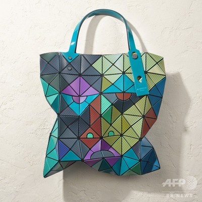 「MoMA Design Store」バオ バオ イッセイ ミヤケ “FACE”バッグ発売 「MoMA Design Store」バオ バオ イッセイ ミヤケ “FACE”バッグ発売